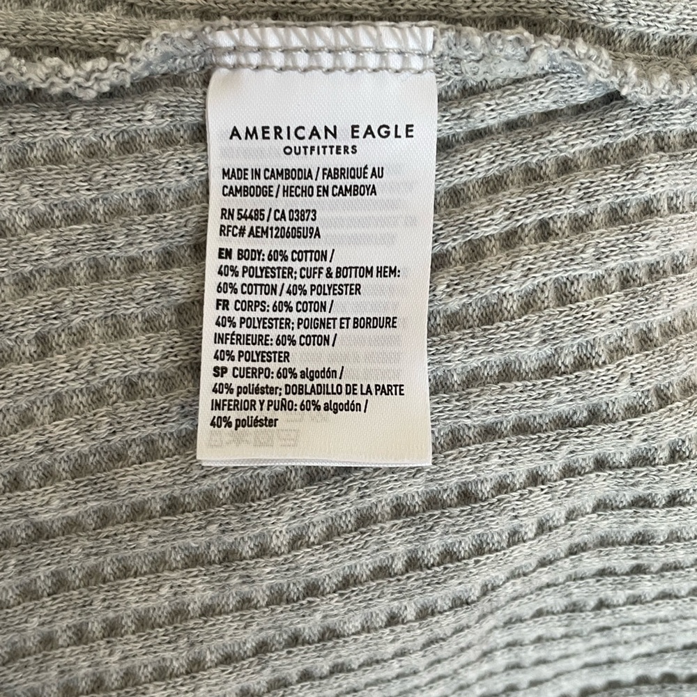 🩶🤍American Eagle Outfitters Sweater Size M ( really oversized) - Picture 6 of 7
